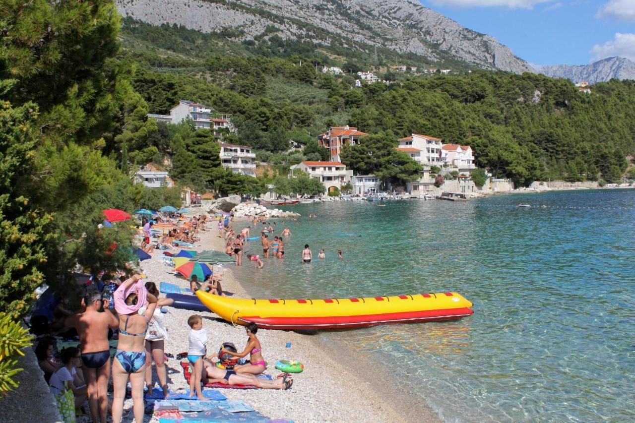 Apartments with a parking space Brela, Makarska - 16603 Exteriör bild
