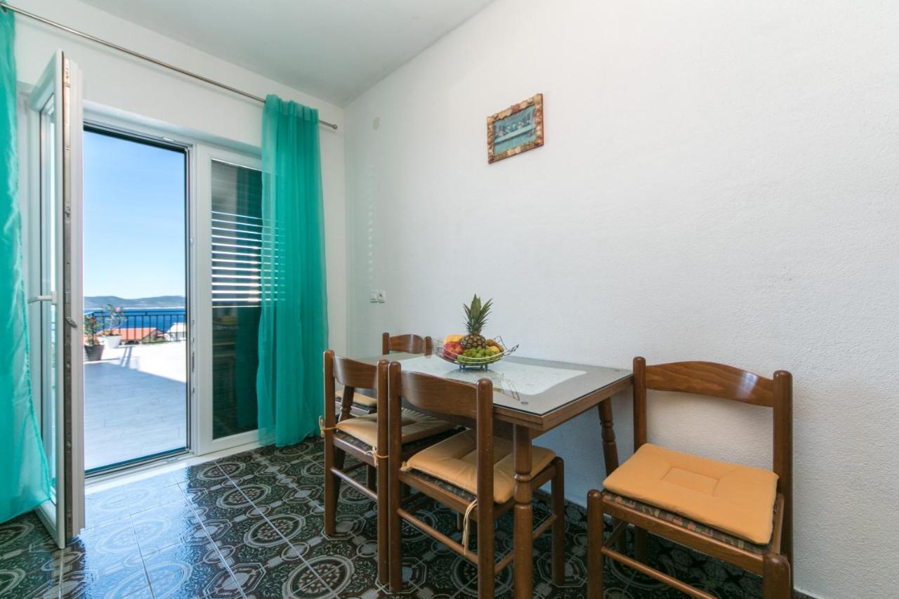 Apartments with a parking space Brela, Makarska - 16603 Exteriör bild
