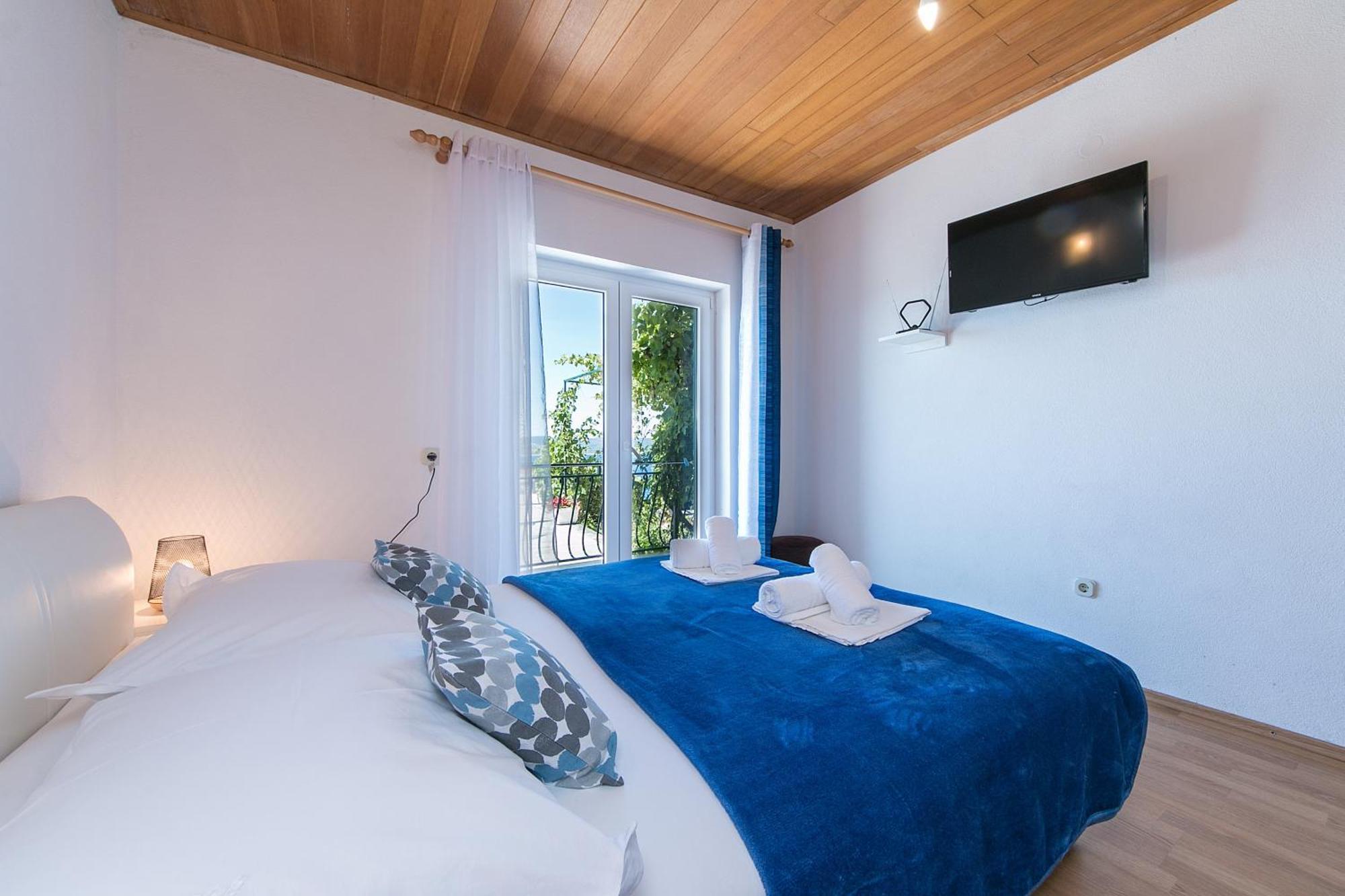 Apartments with a parking space Brela, Makarska - 16603 Rum bild